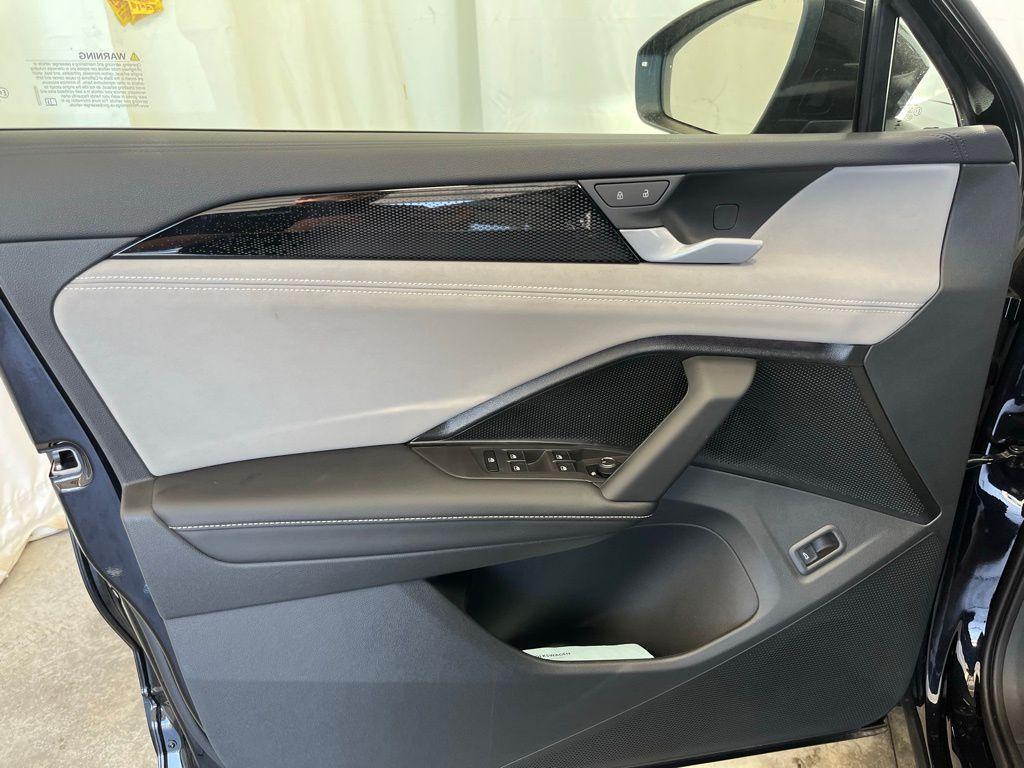 new 2025 Volkswagen Tiguan car, priced at $36,993
