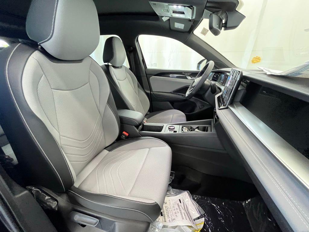 new 2025 Volkswagen Tiguan car, priced at $36,993