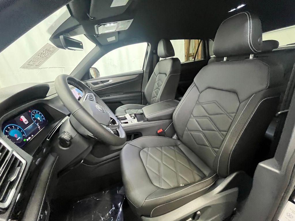 new 2025 Volkswagen Atlas Cross Sport car, priced at $41,437