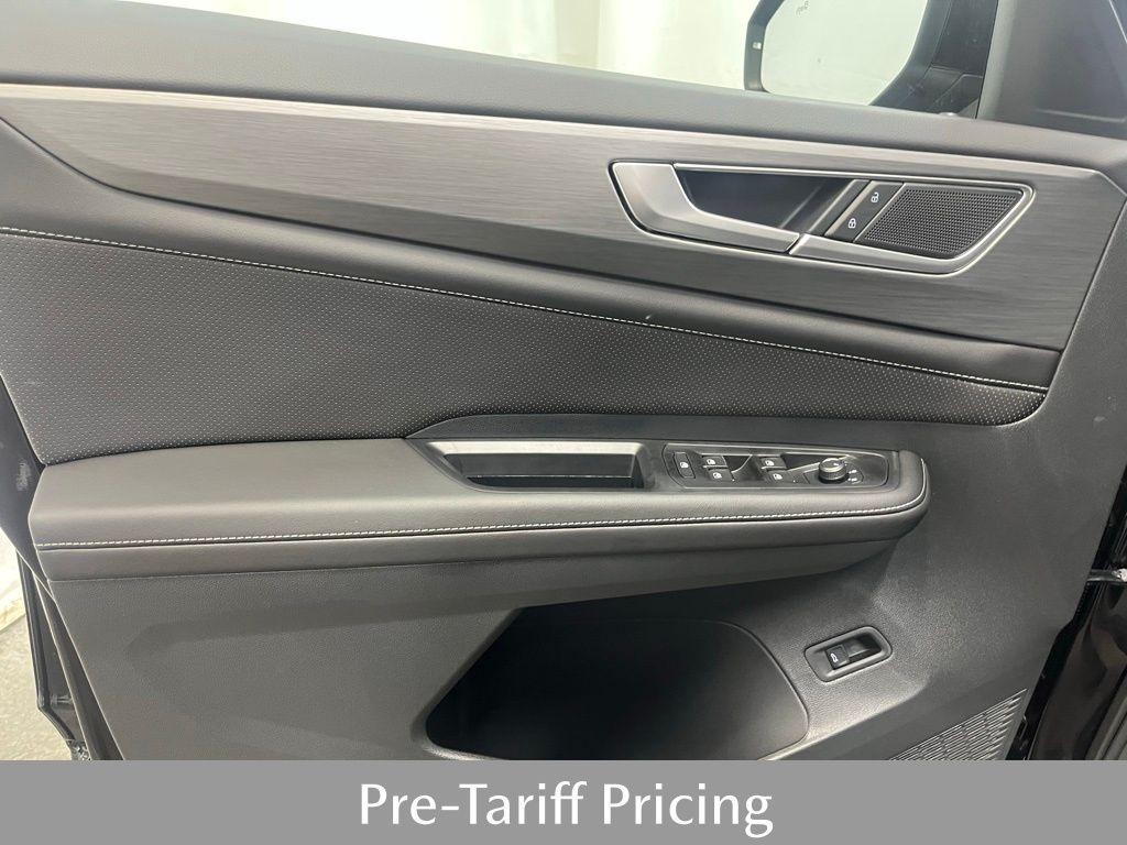 new 2025 Volkswagen Atlas Cross Sport car, priced at $42,437