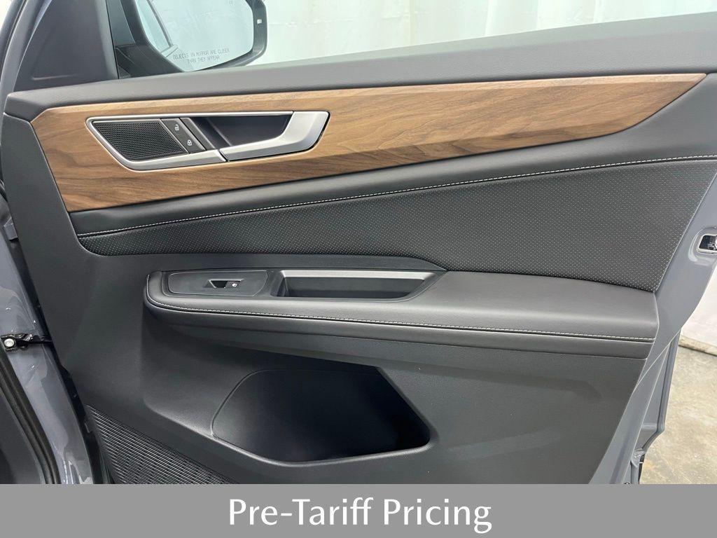 new 2025 Volkswagen Atlas car, priced at $43,168