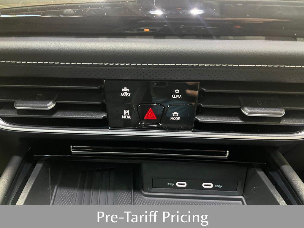 new 2025 Volkswagen Atlas car, priced at $43,168