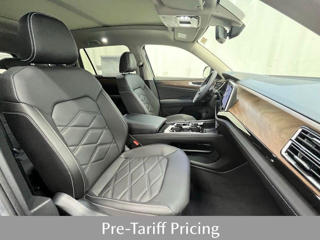 new 2025 Volkswagen Atlas car, priced at $43,168