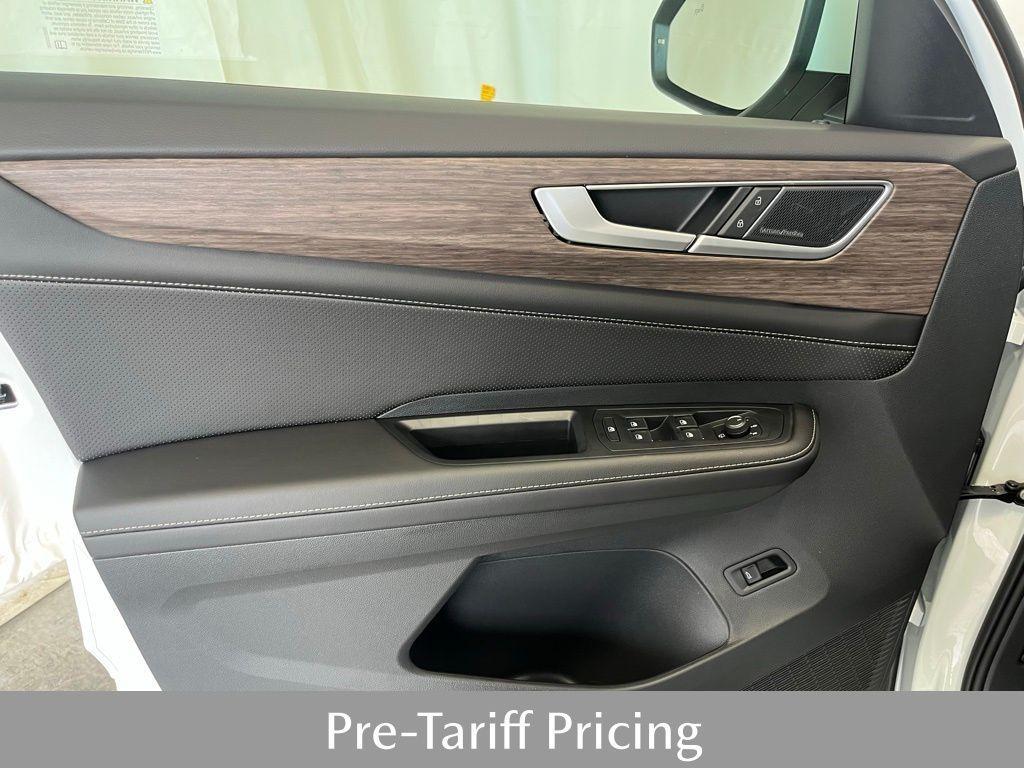new 2025 Volkswagen Atlas car, priced at $51,782