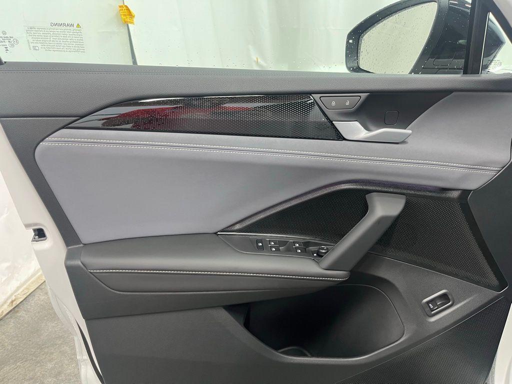 new 2025 Volkswagen Tiguan car, priced at $37,209