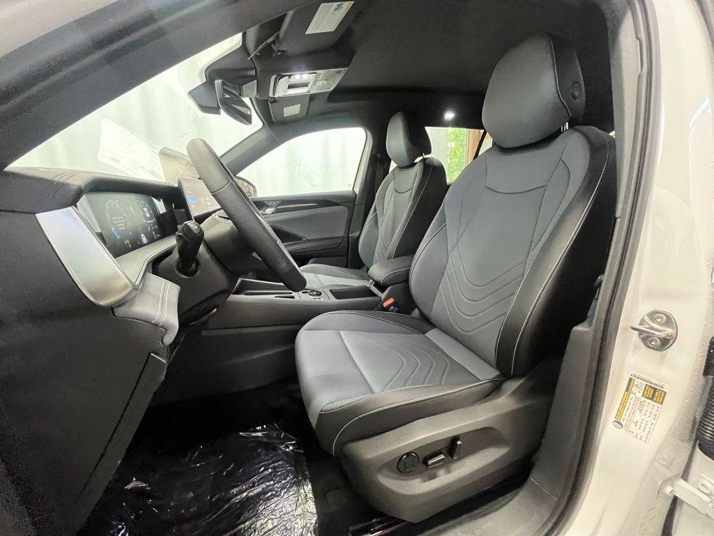 new 2025 Volkswagen Tiguan car, priced at $37,209