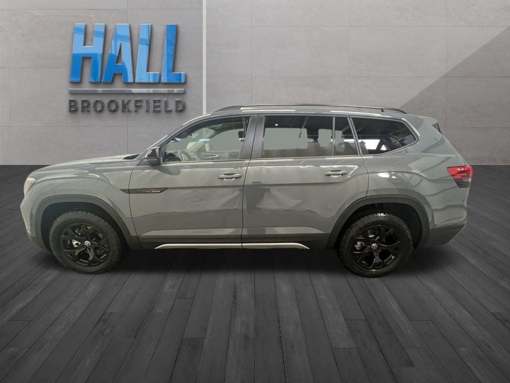 new 2025 Volkswagen Atlas car, priced at $44,644