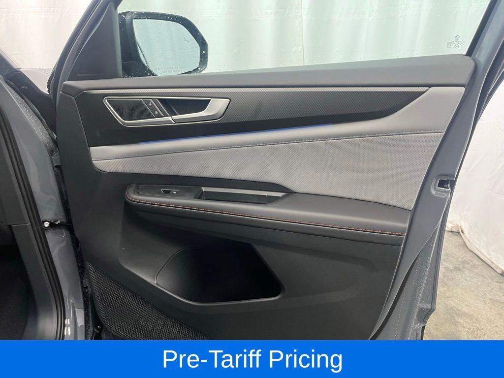 new 2025 Volkswagen Atlas car, priced at $45,644