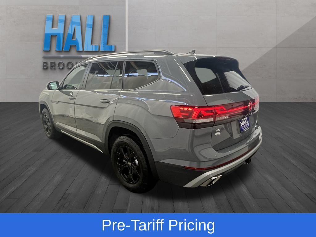 new 2025 Volkswagen Atlas car, priced at $45,644