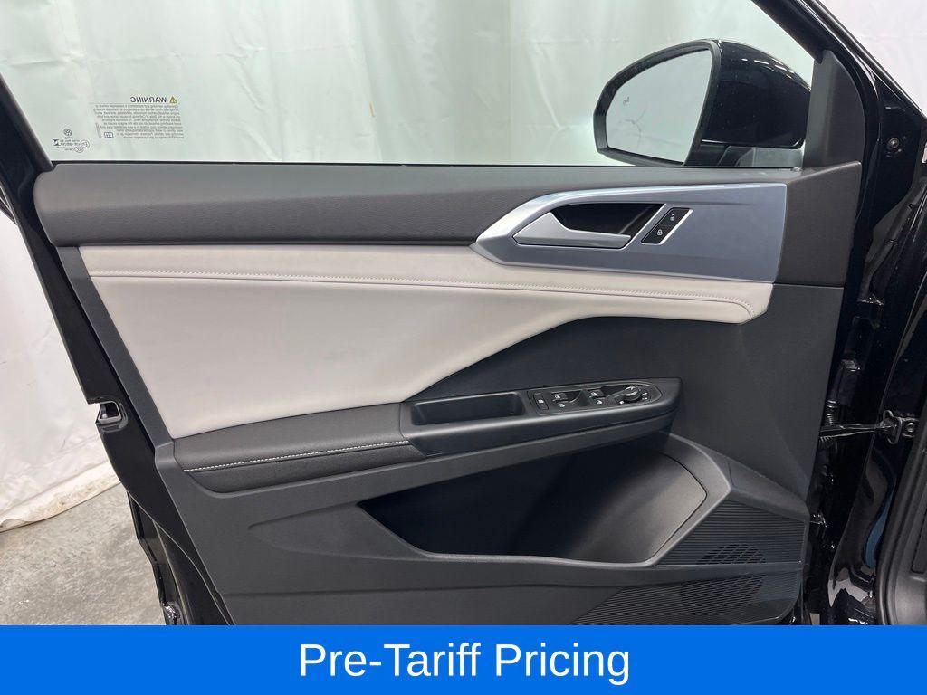 new 2025 Volkswagen Taos car, priced at $27,555