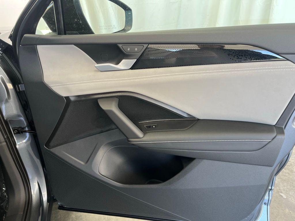 new 2025 Volkswagen Tiguan car, priced at $36,993