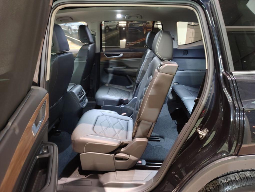 new 2025 Volkswagen Atlas car, priced at $44,951