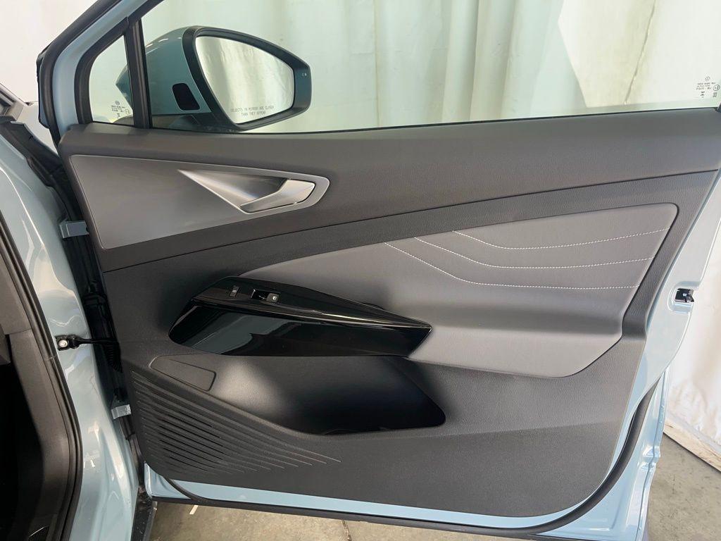 new 2025 Volkswagen ID.4 car, priced at $52,793