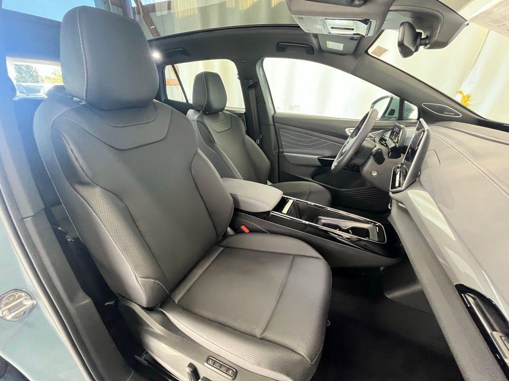 new 2025 Volkswagen ID.4 car, priced at $52,793