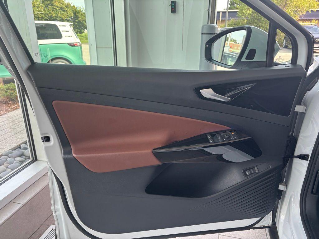 used 2021 Volkswagen ID.4 car, priced at $20,991