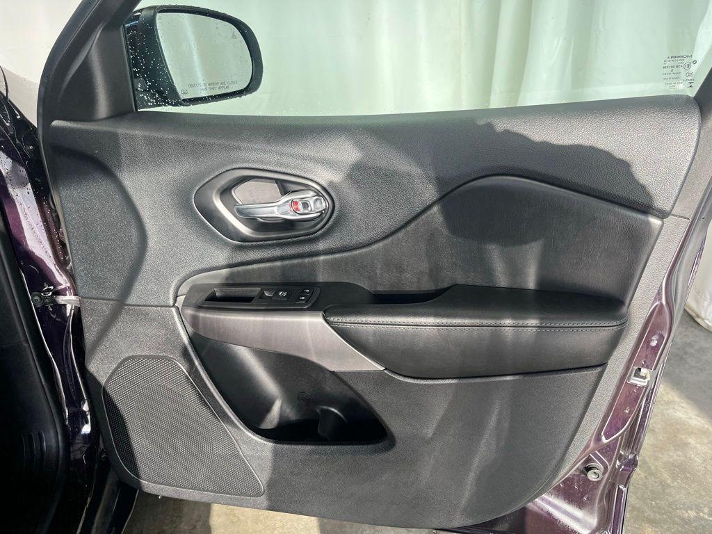 used 2021 Jeep Cherokee car, priced at $20,991