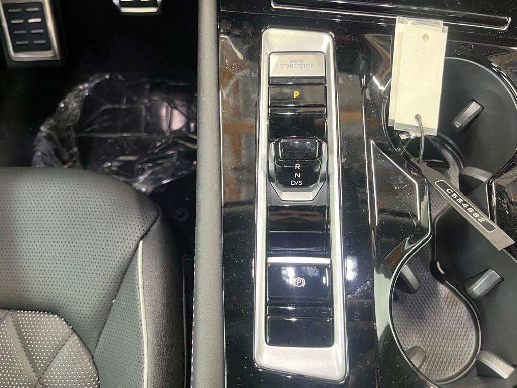 new 2025 Volkswagen Atlas car, priced at $50,553