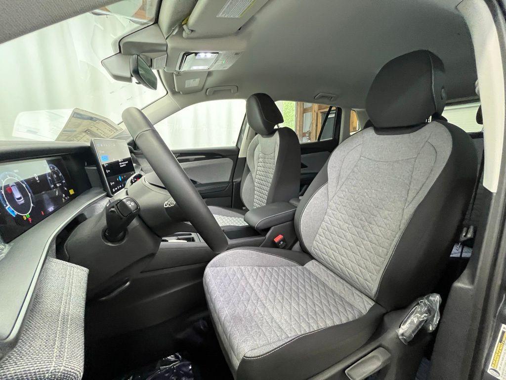 new 2025 Volkswagen Tiguan car, priced at $31,906