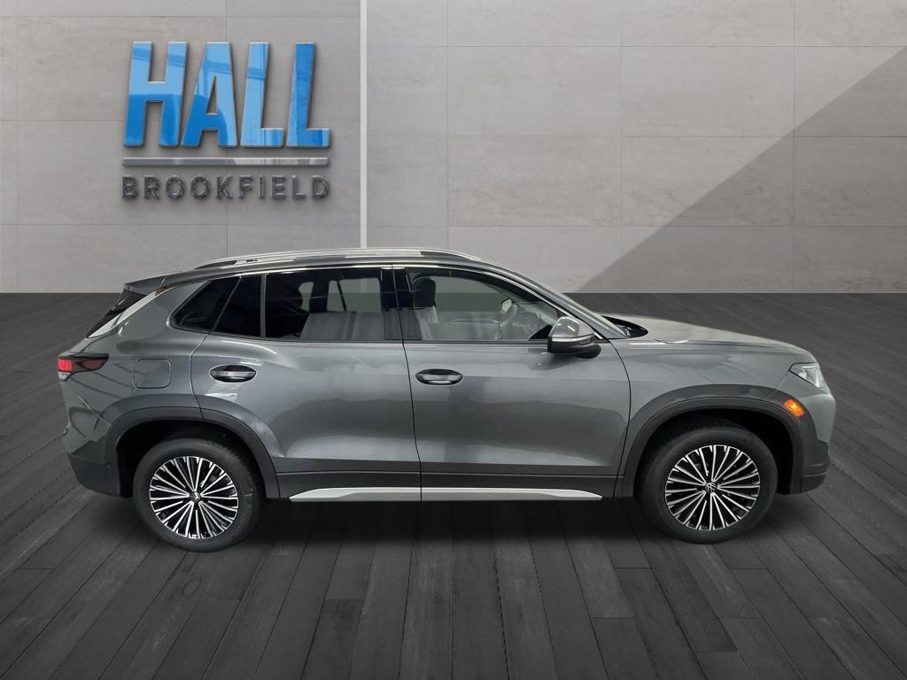 new 2025 Volkswagen Tiguan car, priced at $31,906