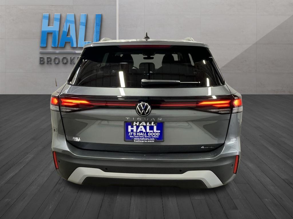new 2025 Volkswagen Tiguan car, priced at $31,906