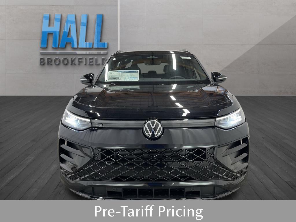 new 2025 Volkswagen Tiguan car, priced at $39,081