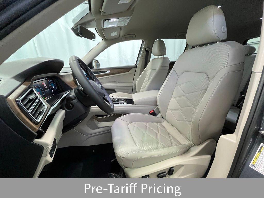new 2025 Volkswagen Atlas car, priced at $43,321