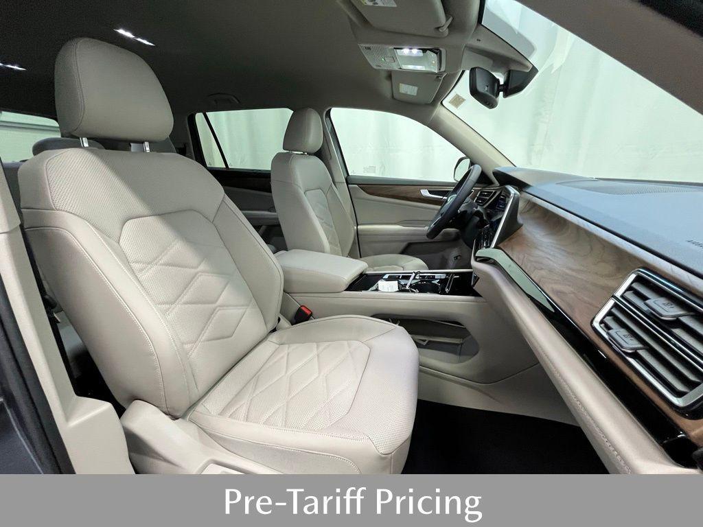 new 2025 Volkswagen Atlas car, priced at $43,321