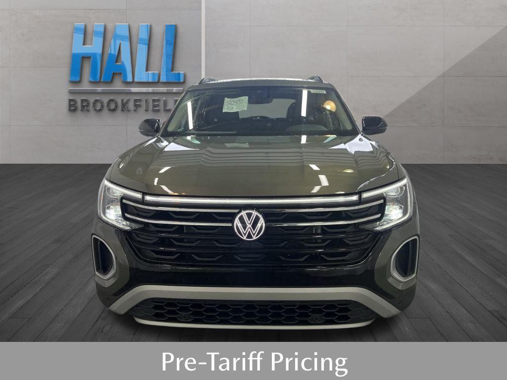new 2025 Volkswagen Atlas car, priced at $45,111
