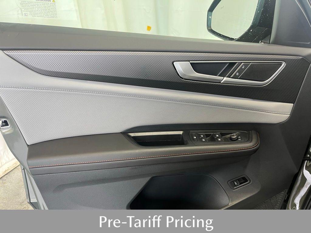 new 2025 Volkswagen Atlas car, priced at $45,111