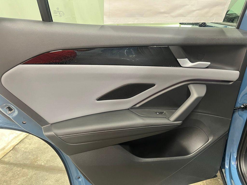 new 2025 Volkswagen Tiguan car, priced at $37,453