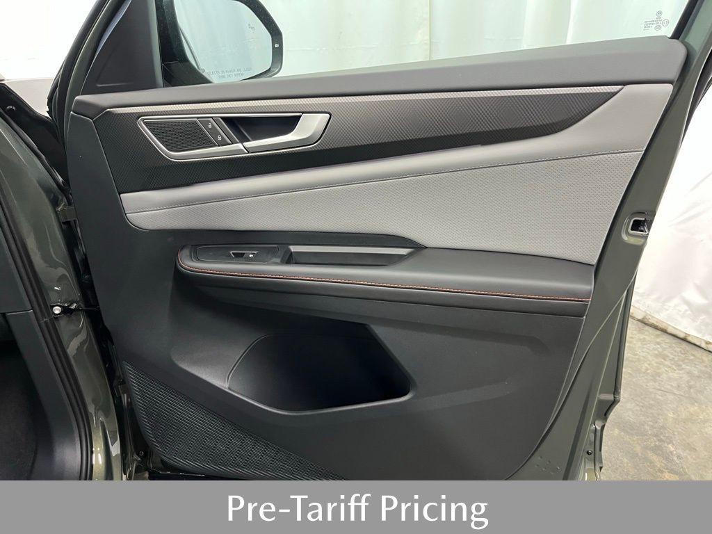 new 2025 Volkswagen Atlas car, priced at $45,013