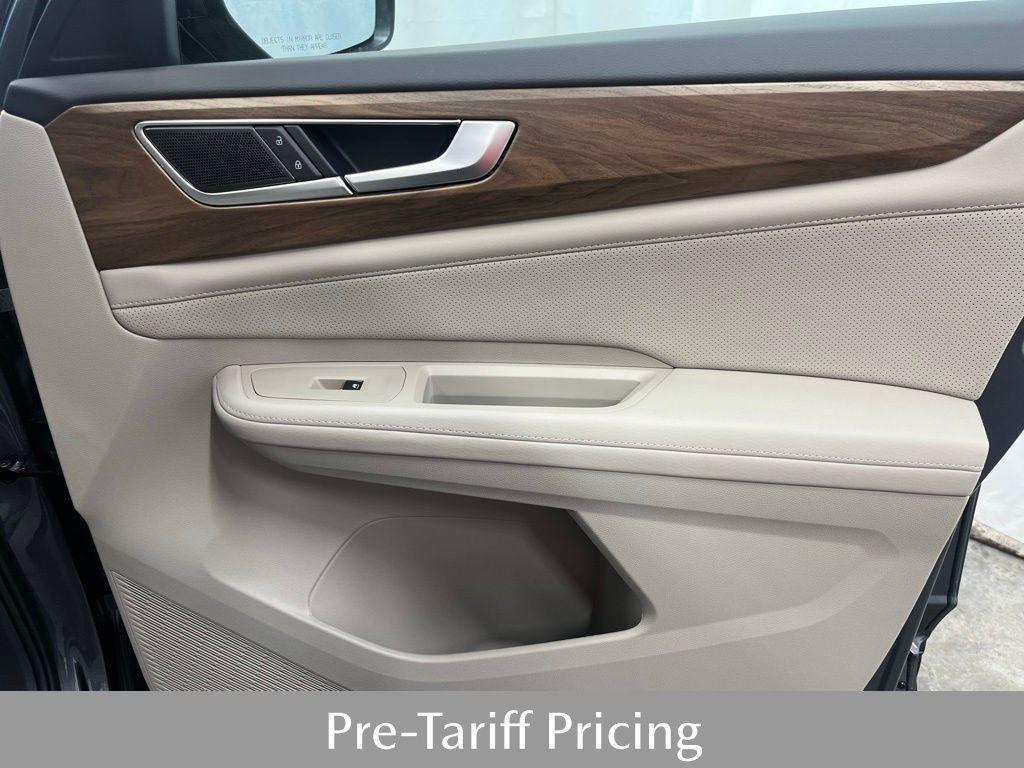 new 2025 Volkswagen Atlas car, priced at $43,321