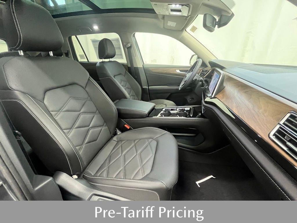 new 2025 Volkswagen Atlas car, priced at $44,353