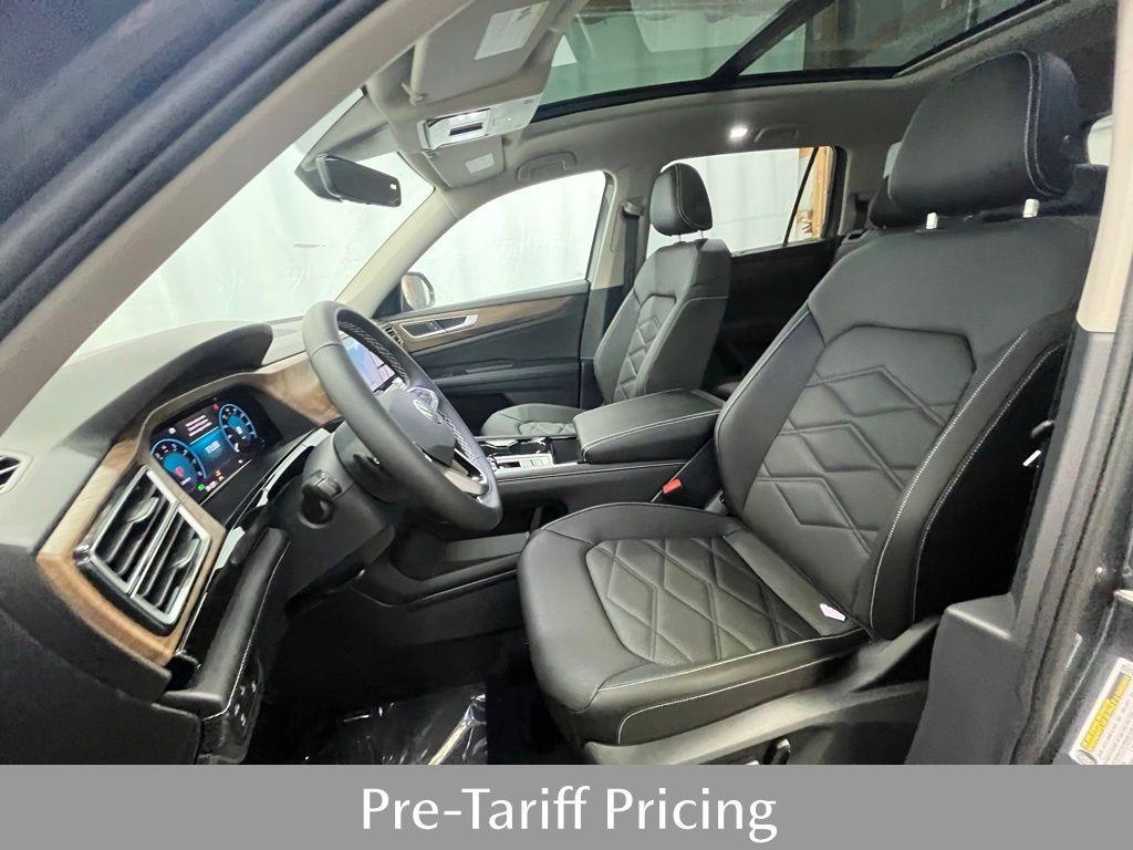 new 2025 Volkswagen Atlas car, priced at $44,353