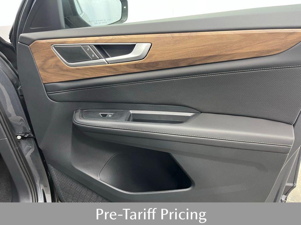 new 2025 Volkswagen Atlas car, priced at $44,353