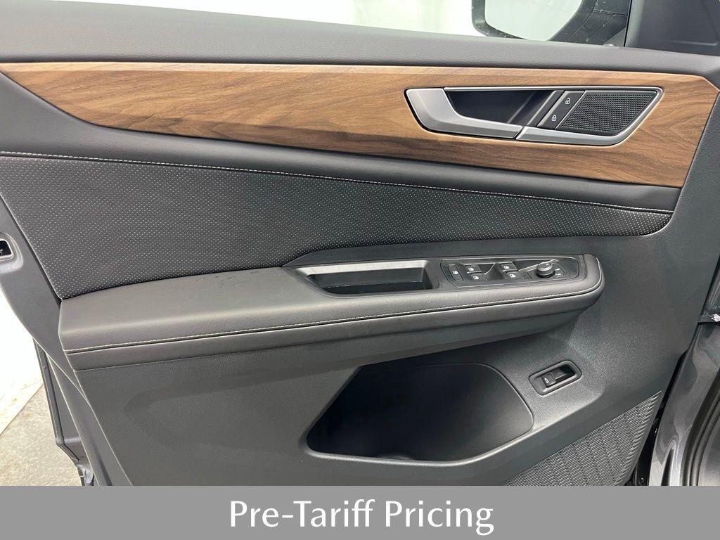 new 2025 Volkswagen Atlas car, priced at $44,353