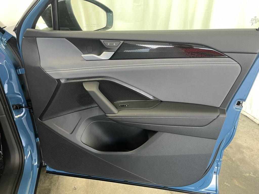 new 2025 Volkswagen Tiguan car, priced at $37,589