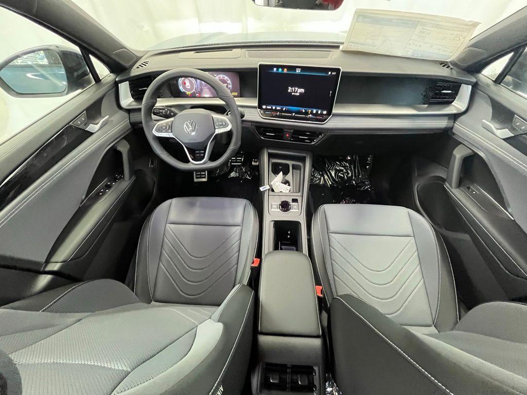 new 2025 Volkswagen Tiguan car, priced at $37,589
