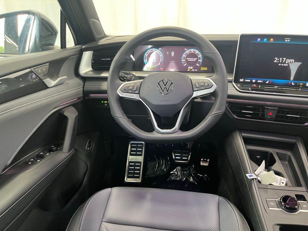 new 2025 Volkswagen Tiguan car, priced at $37,589