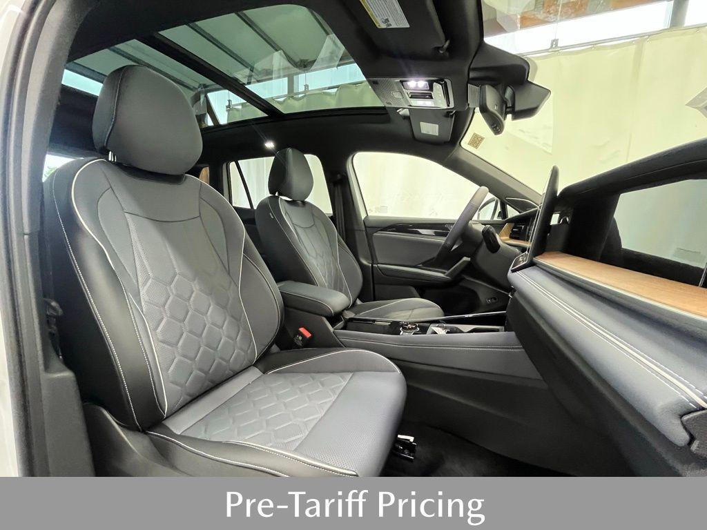 new 2025 Volkswagen Tiguan car, priced at $42,040