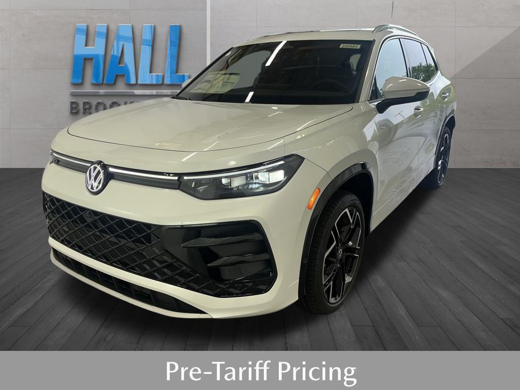 new 2025 Volkswagen Tiguan car, priced at $42,040