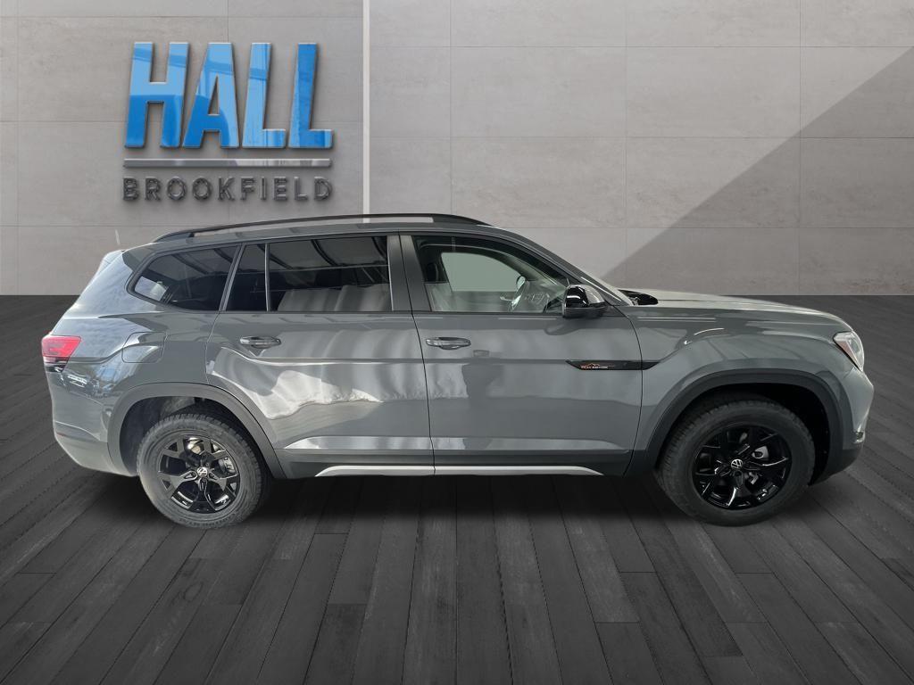 new 2026 Volkswagen Atlas car, priced at $47,459