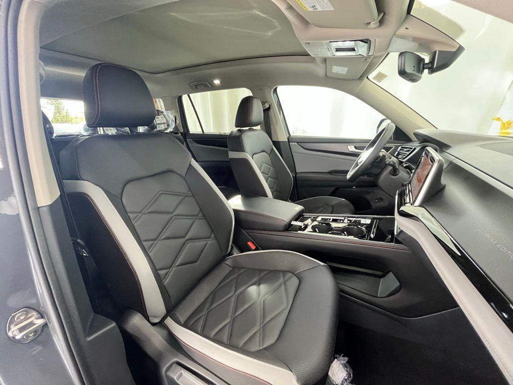 new 2026 Volkswagen Atlas car, priced at $47,459