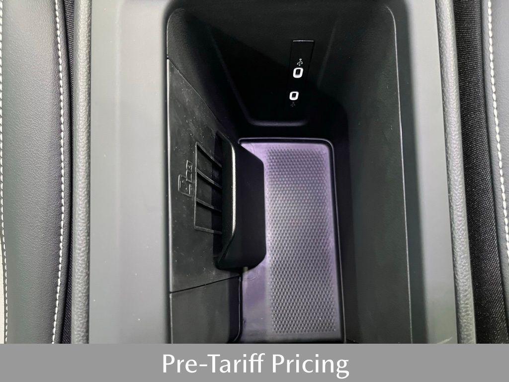 new 2025 Volkswagen Tiguan car, priced at $35,921