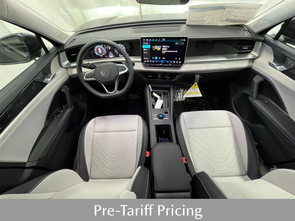 new 2025 Volkswagen Tiguan car, priced at $35,921