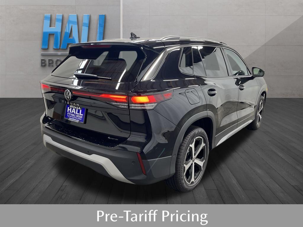 new 2025 Volkswagen Tiguan car, priced at $35,921