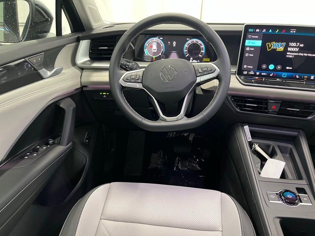 new 2025 Volkswagen Tiguan car, priced at $33,957