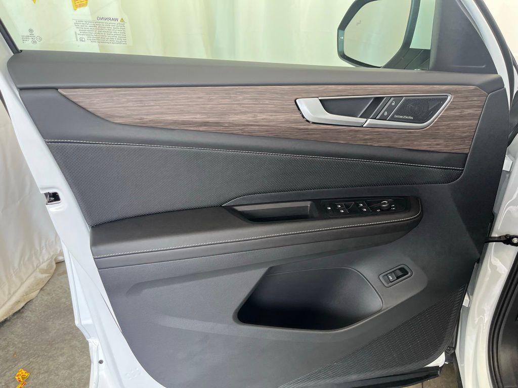new 2025 Volkswagen Atlas car, priced at $50,309