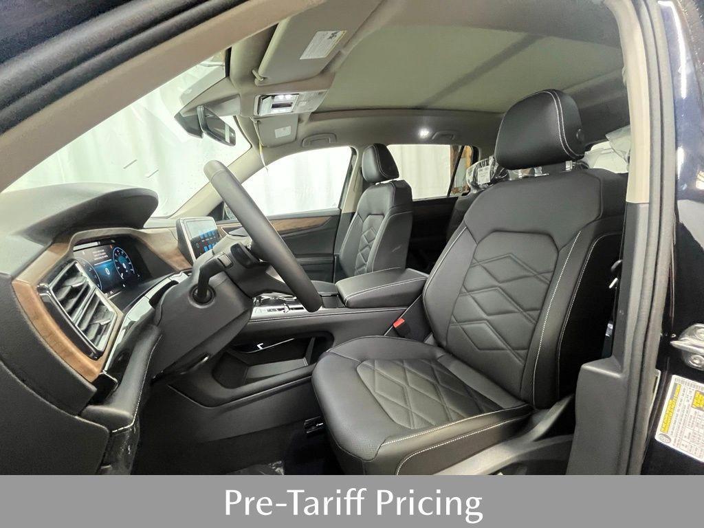 new 2025 Volkswagen Atlas car, priced at $43,680