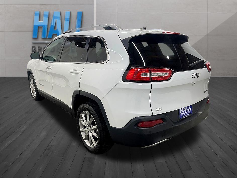 used 2018 Jeep Cherokee car, priced at $15,495